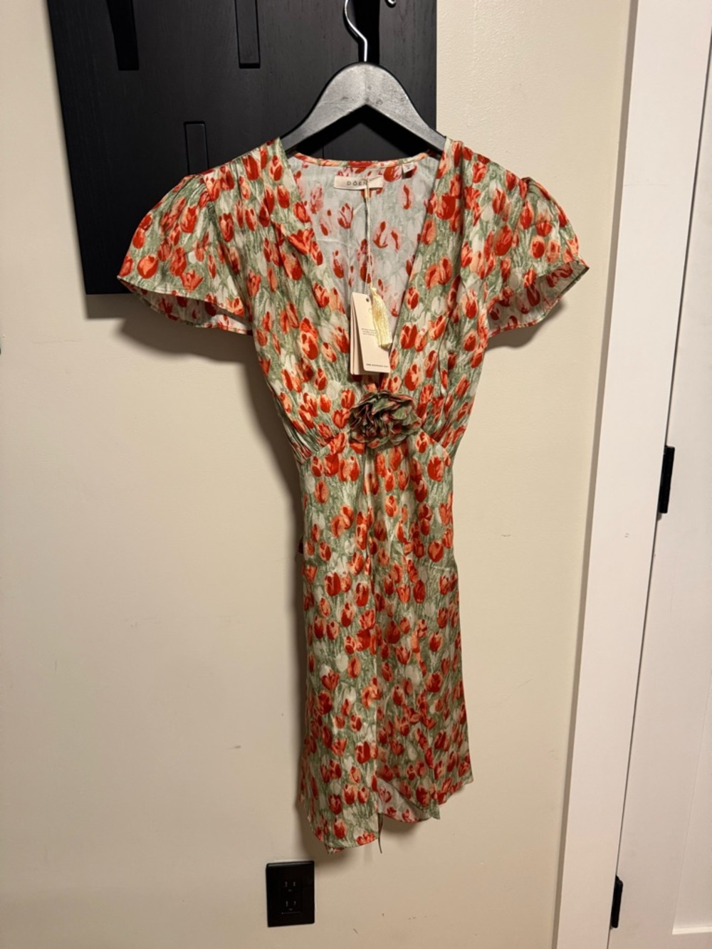 Doen Floral Mini Dress in Mint Green and Red - Picture 4 of 8